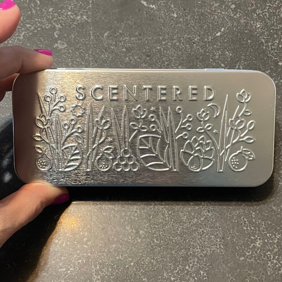 Scentered Wellbeing Ritual Aromatherapy Mini Balms Tin - Picture 5 of 5